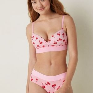 Victoria's Secret PINK Wear Everywhere Wireless Push-up Bra